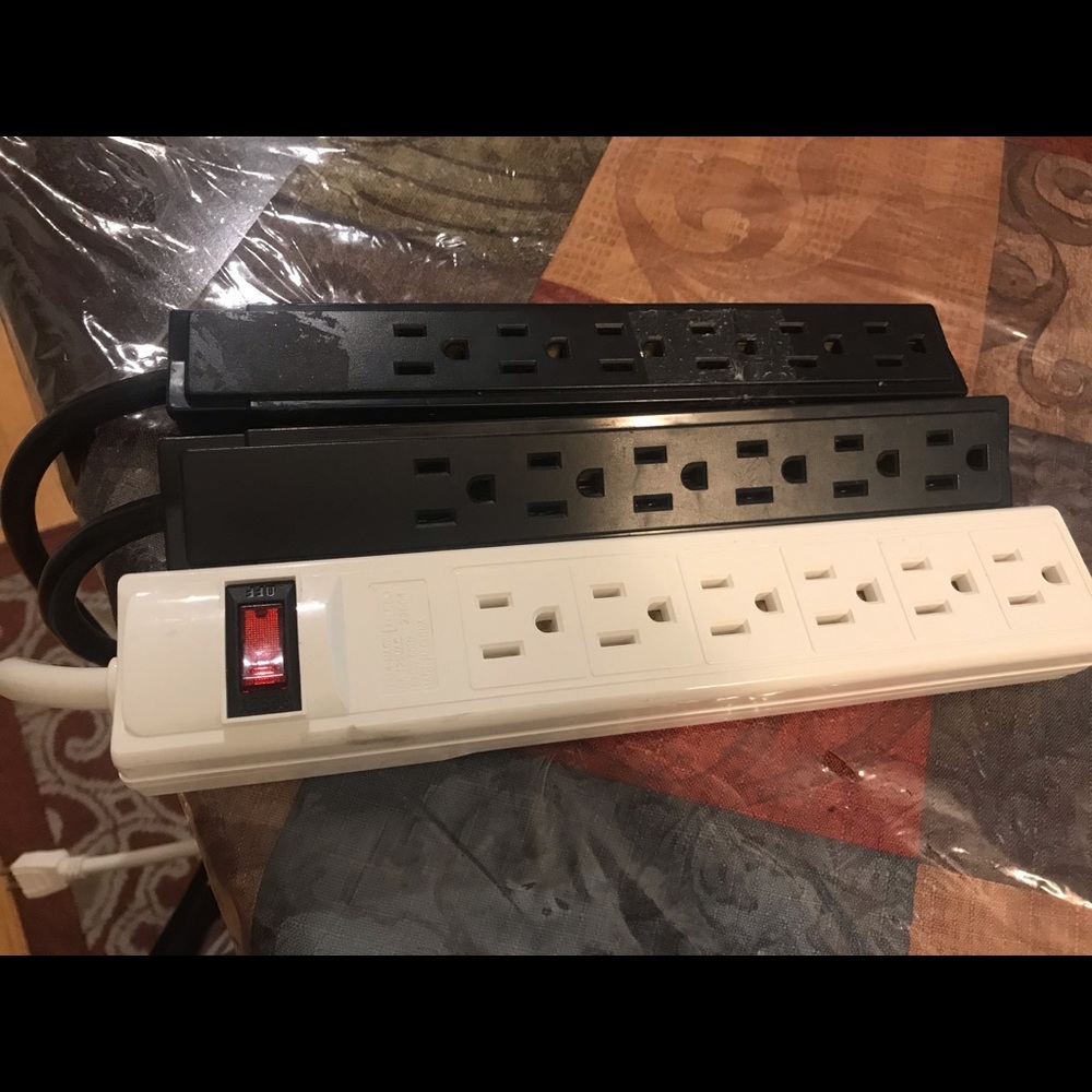 Multi plug outlet extender